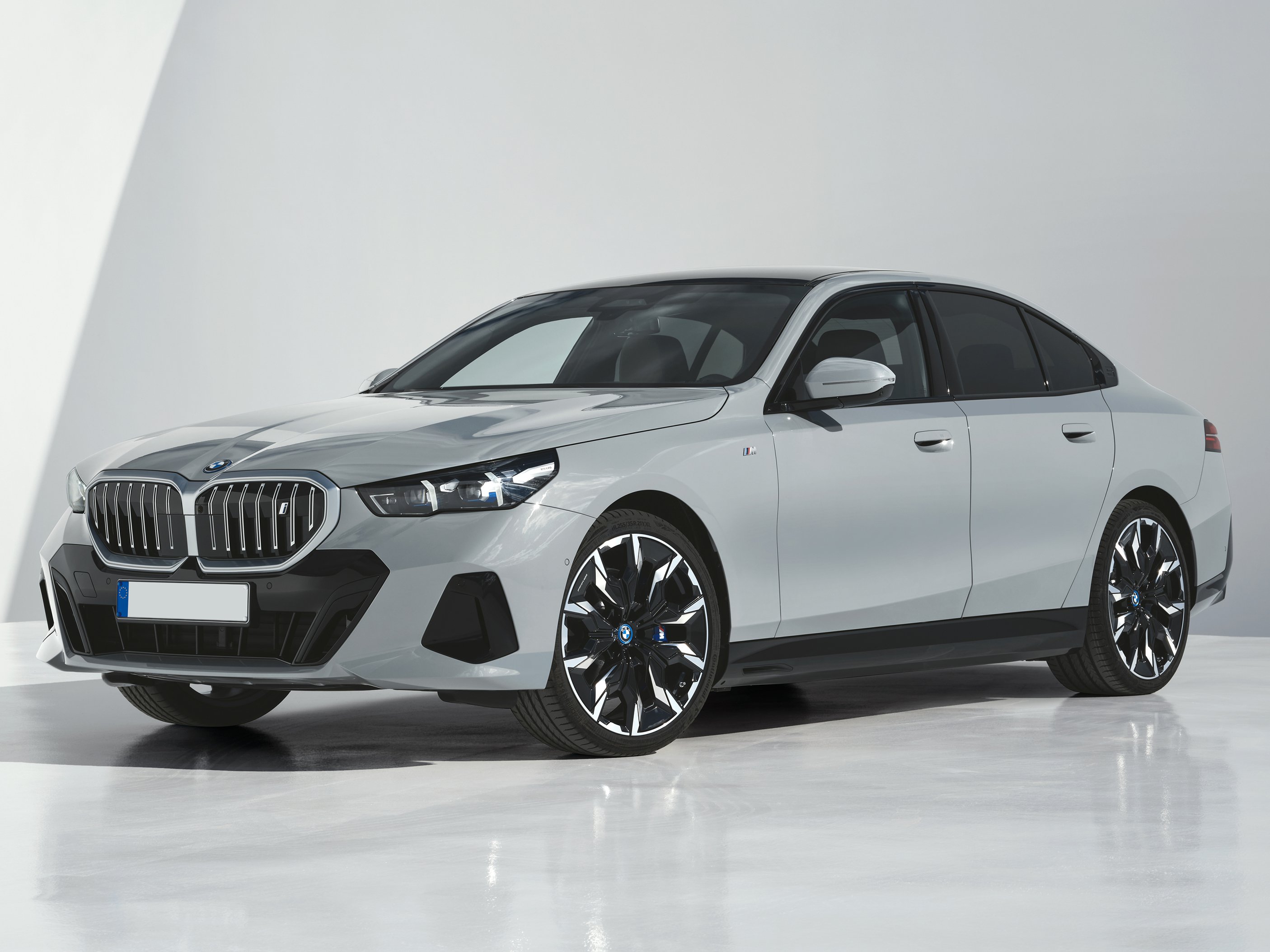 bmw-Nouvelle-i5gallery_0.png