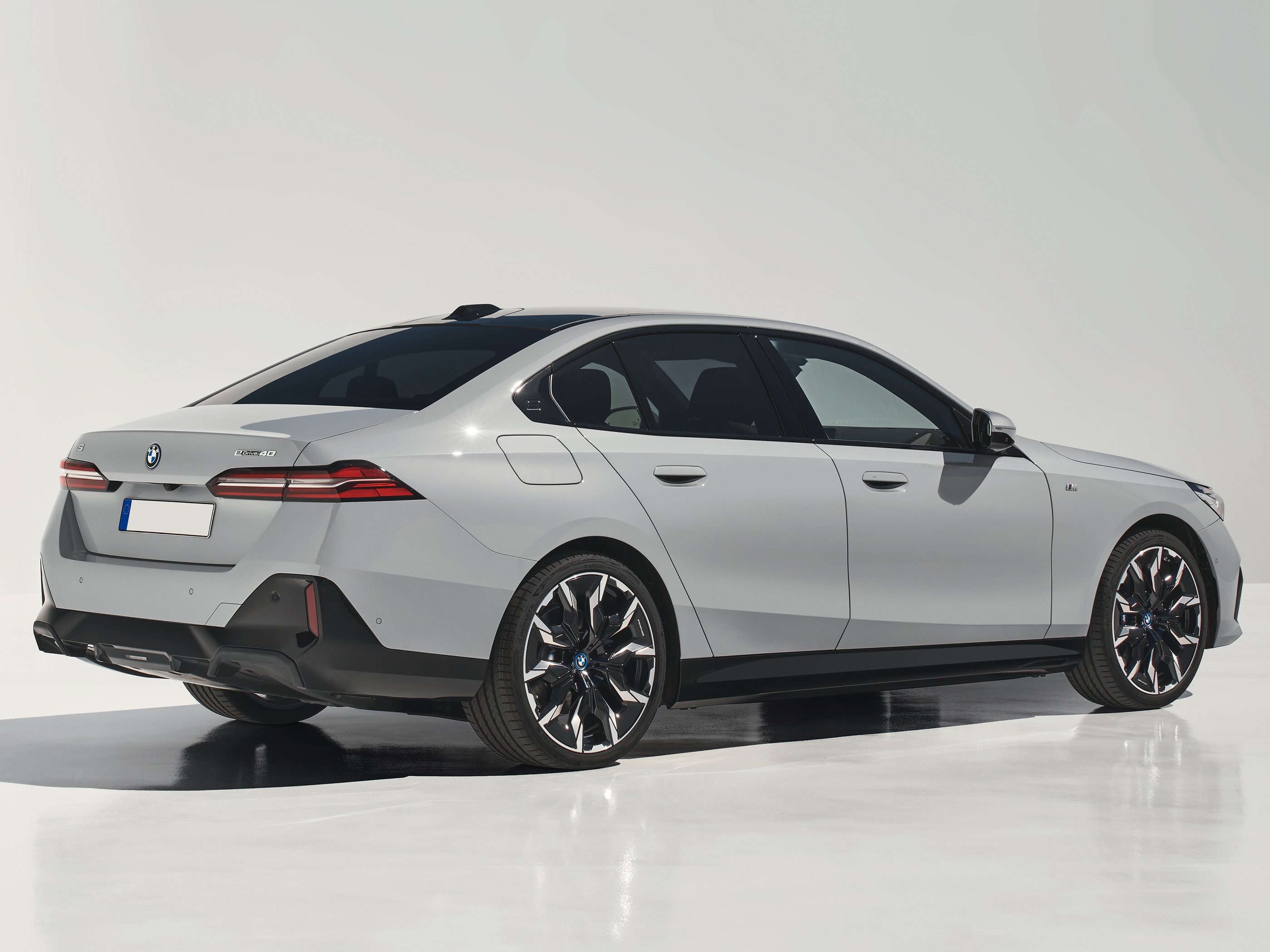 bmw-Nouvelle-i5gallery_4.png