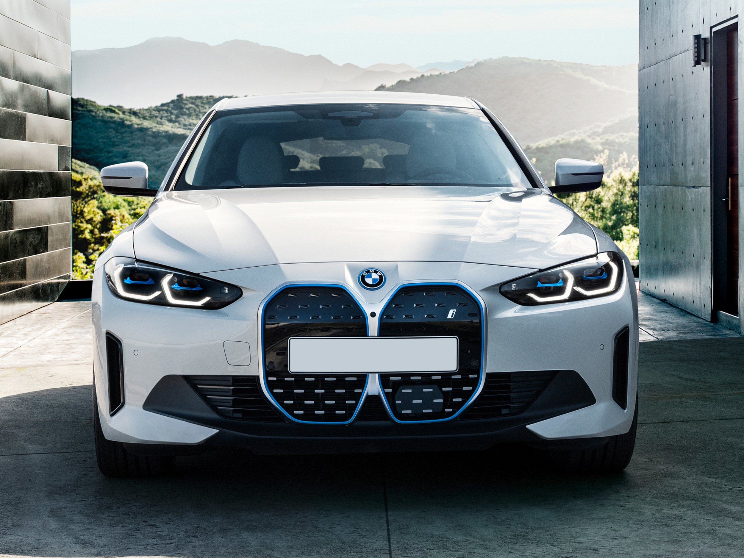 bmw-i4gallery_4.png