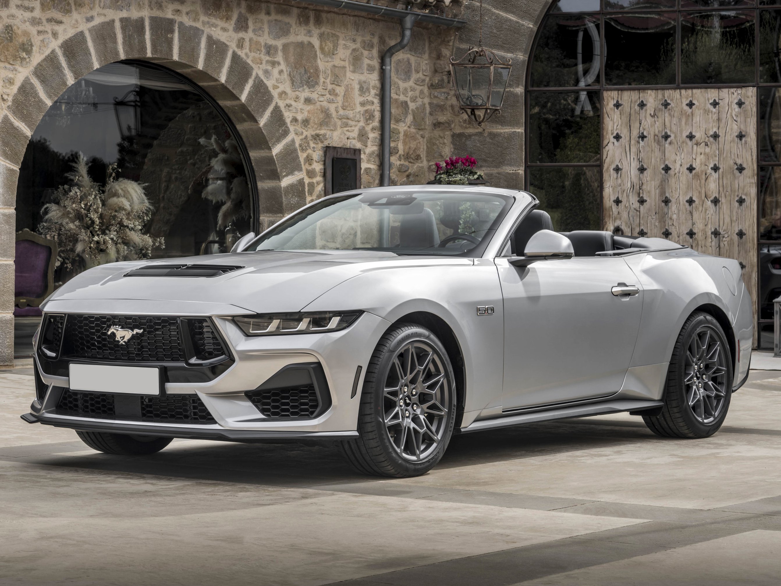 ford-Nouvelle-Mustang-Cabrioletgallery_0.png