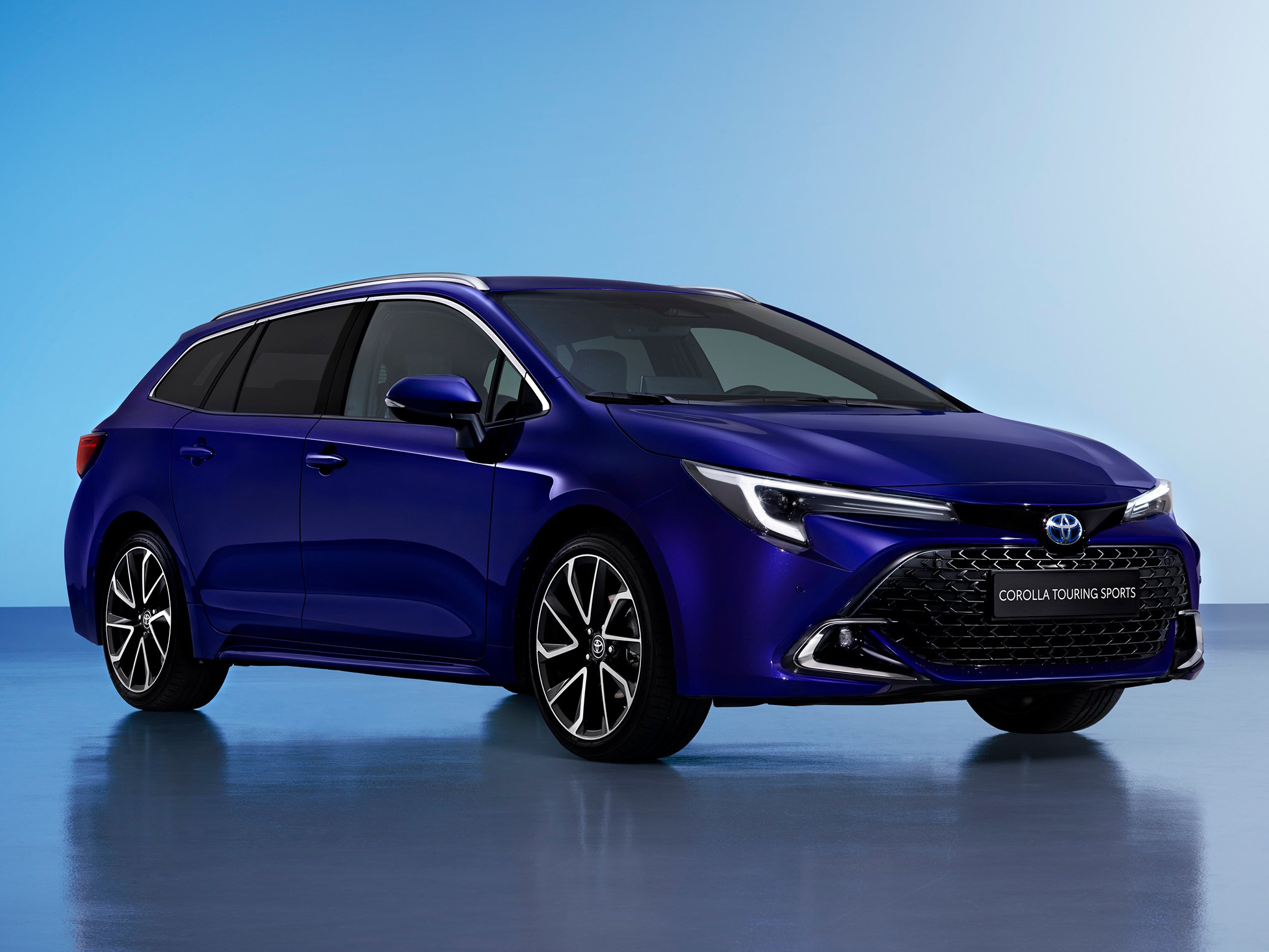 toyota-Nouvelle-Corolla-Touring-Sports-Hybridegallery_0.png