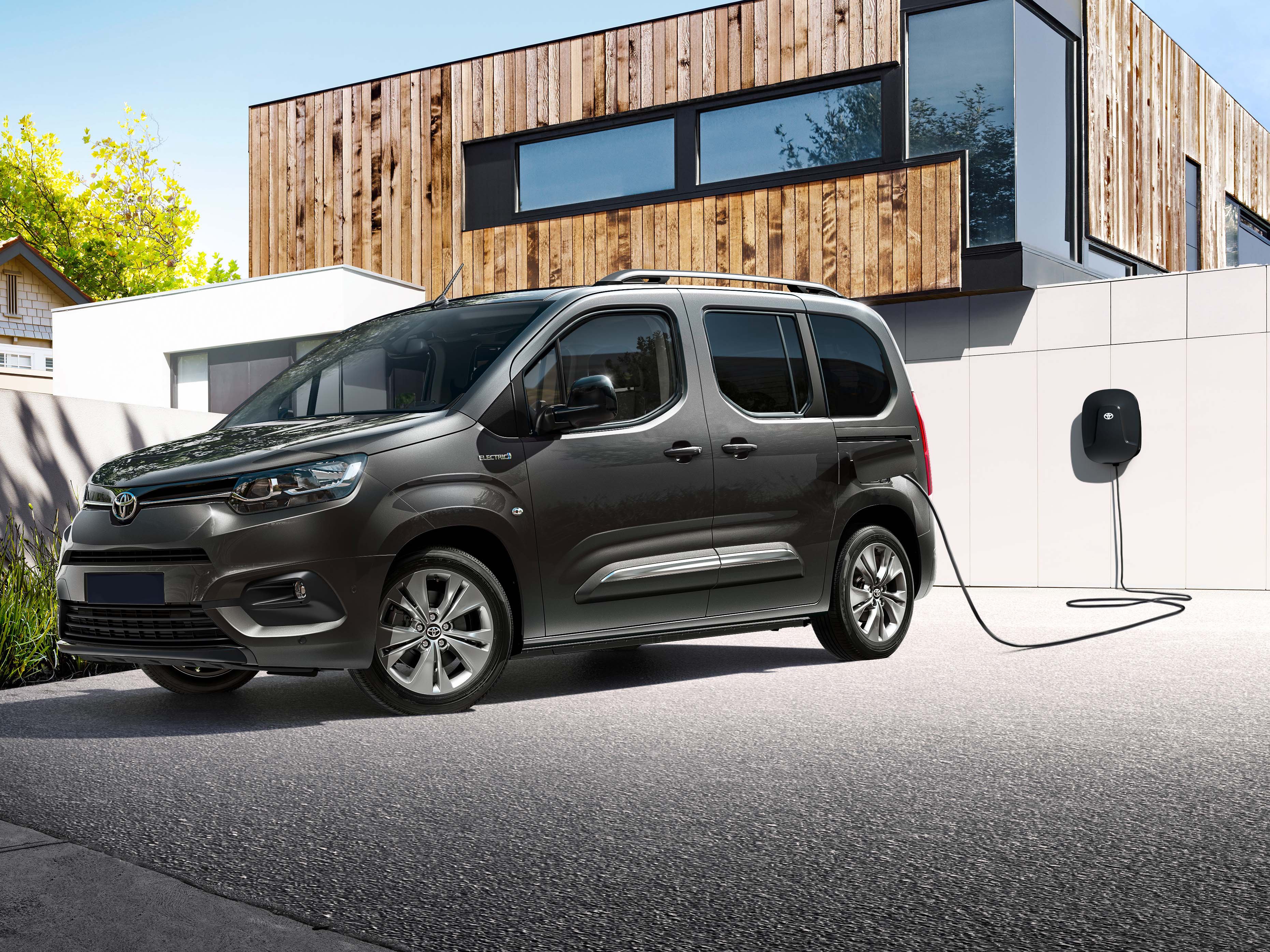 toyota-Nouvelle-Proace-City-Verso-Electricgallery_0.png