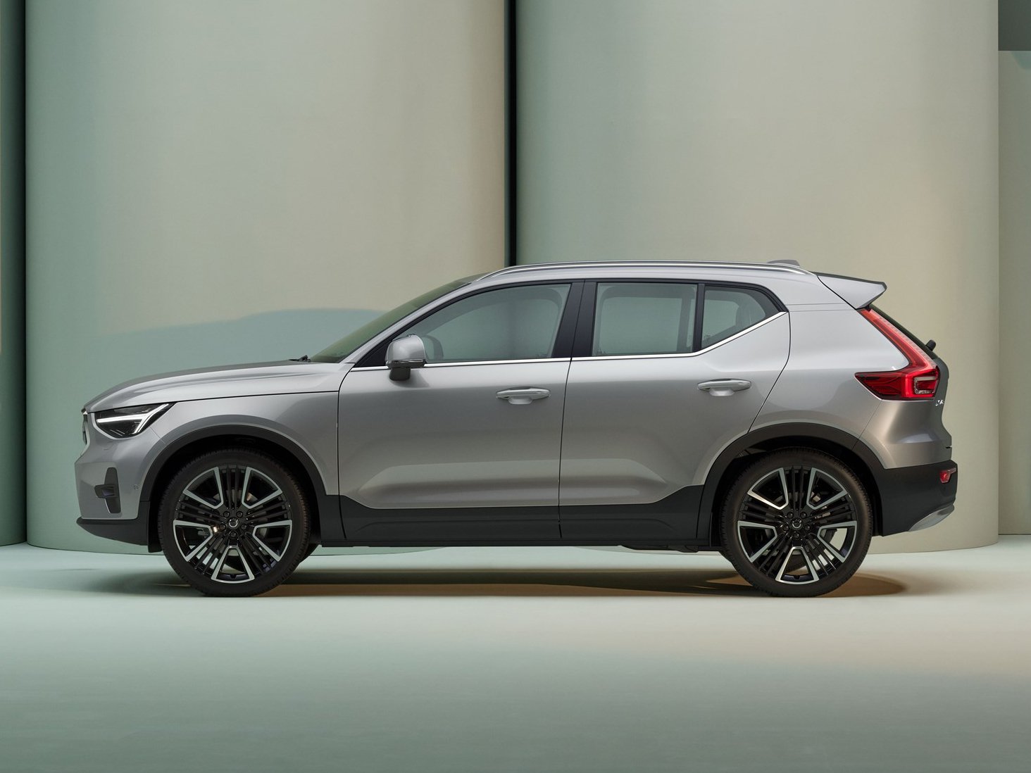 volvo-XC40gallery_3.png